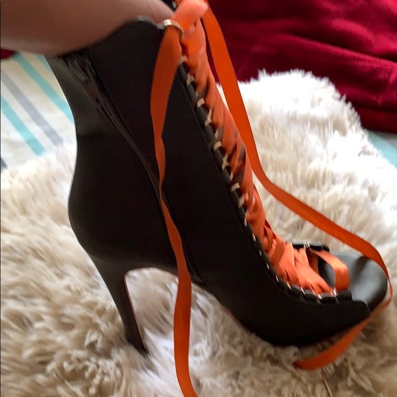 Boots - Picture 2 of 6